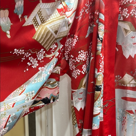 Red Floral Kimono Robe - Picture 6 of 7
